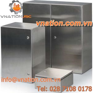 stainless steel box / not specified