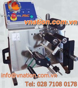 semi-automatic labelling machine / bottle / for the beverage industry