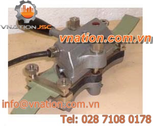 manually-controlled press / for conveyor belt splicing