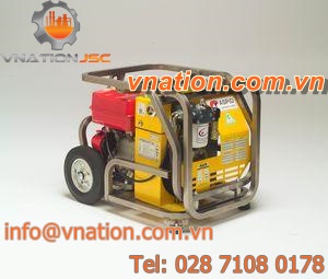 hydraulic power unit with combustion engine / wheel-mounted