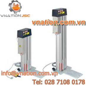 vertical lift / column type / electric / case