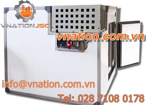 isothermal box with fixed eutectic plates / with refrigeration unit