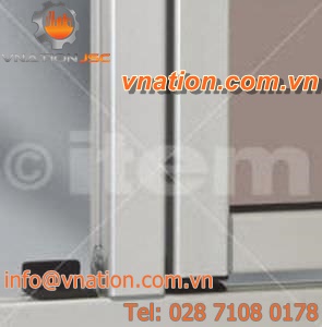 plastic seal / door