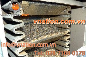 vertical conveyor / corrugated belt