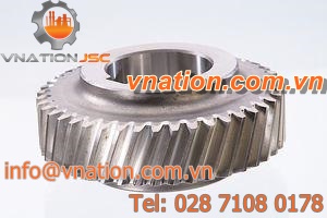helical gear / hub