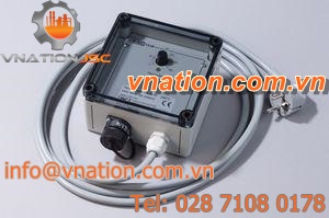 thermoelectric temperature regulator / analog