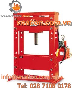 hydraulic press / forming / workshop