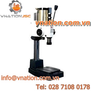 pneumatic press / riveting