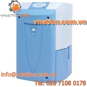 water storage tank / plastic / vertical / laboratory