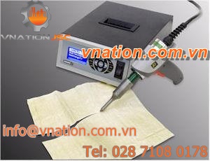 ultrasonic cutting device / hand-held