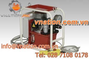 electrically-powered pack unit / bolt tensioner