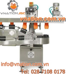 bottle conveyor / reclining / transport / for packaging lines