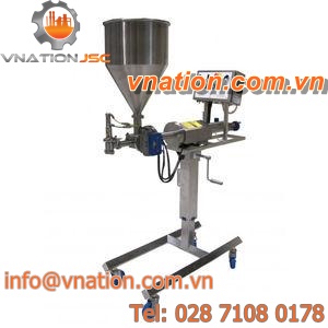 volumetric depositor / single-head / for the food industry