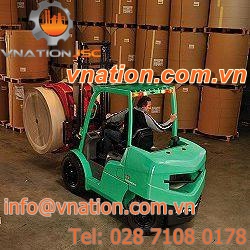 forklift / combustion engine / ride-on / counterbalanced / handling