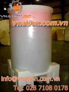 low-viscosity material tank / storage / polyethylene / vertical