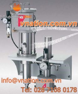 adhesive pump / pneumatic / piston / control