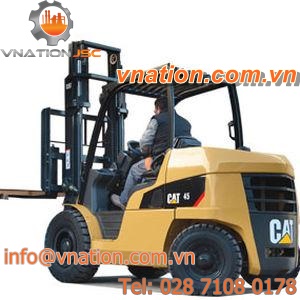 diesel engine forklift / ride-on / heavy-duty / compact