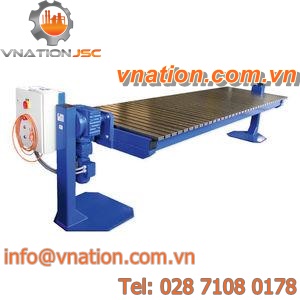 motor-driven rotary table / for welding / rotating