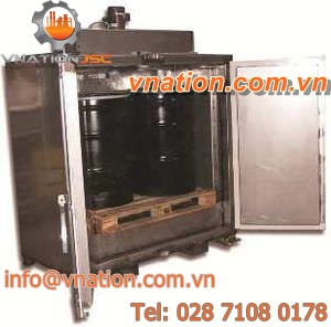 hot chamber for drum and container heating