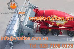 dosing hopper / for concrete