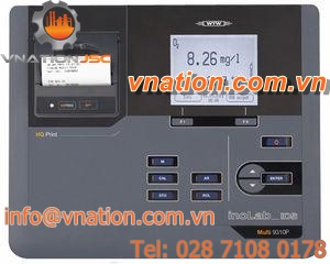 oxygen analyzer / pressure / benchtop / digital