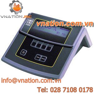 oxygen analyzer / temperature / benchtop / laboratory