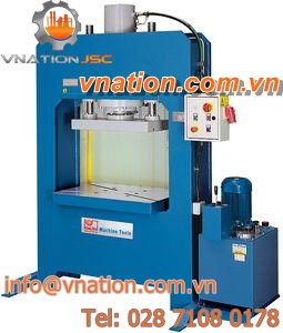 hydraulic press / blanking / workshop