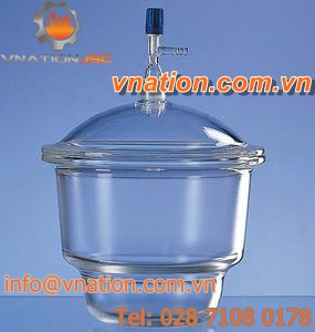 desiccator / glass laboratory / vacuum