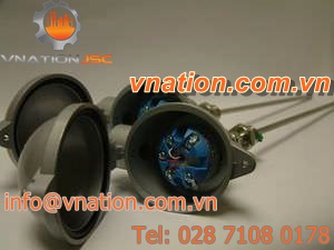 Pt100 temperature transmitter / analog / programmable