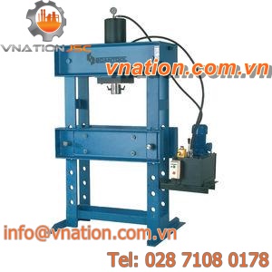 electro-hydraulic press / workshop