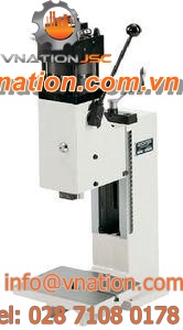 manual press / with pneumatic assist