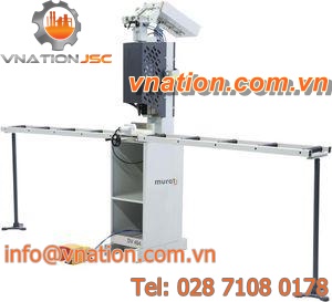 pedal-operated screwing machine / automatic