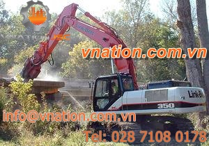 medium excavator / for harsh environments / crawler / diesel