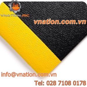 anti-fatigue mat / PVC / diamond-patterned
