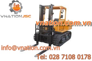 forklift / combustion engine / ride-on / handling / crawler