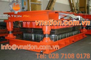 panel thermoforming machine / automatic