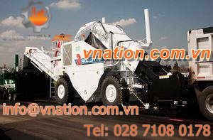 screw feeder / continuous-motion / for asphalt pavers / mobile