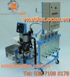 resin mixer-dispenser / with gear pump / flow-regulated