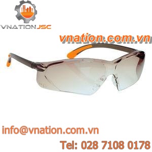 wrap-around safety glasses / anti-scratch coating / anti-fog coating / polycarbonate