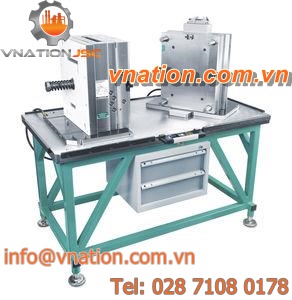 molds and tool assembly bench / air-cushioned