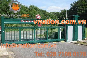 self-supporting sliding gate / motorized / aluminum