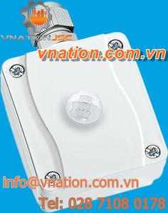 motion detector / passive infrared / exterior