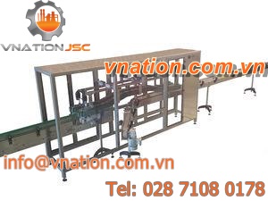 box conveyor / for plastic bottles / side-grip / horizontal