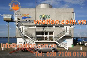 crawler articulated boom lift / diesel