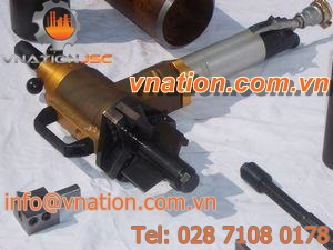 electric chamfering machine / for pipe ends