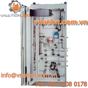 corrosive gas sampling system / for humidity analysis
