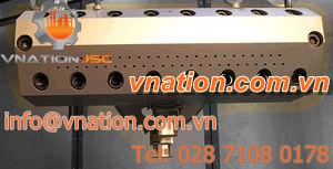 strand extrusion die