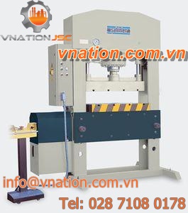 hydraulic press / forming / workshop / vertical
