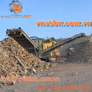 vibrating mobile screen / for mining / 2 fractions