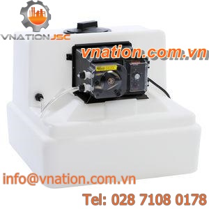 fluid dispensing system / with peristaltic pump
